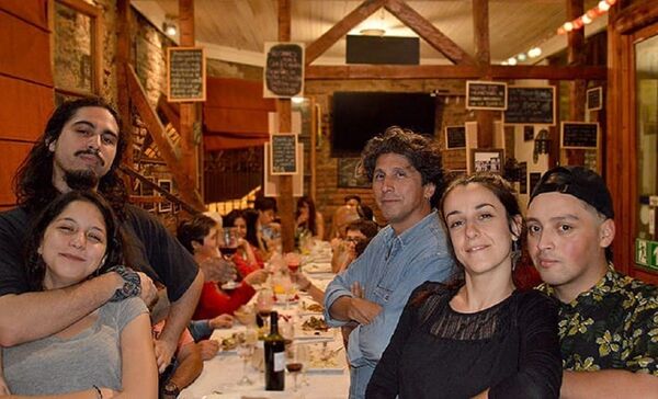De taberna a cooperativa, una reconversión colectiva en tiempos de COVID-19 De taberna a cooperativa, una reconversión colectiva en tiempos de COVID-19 - Sputnik Mundo