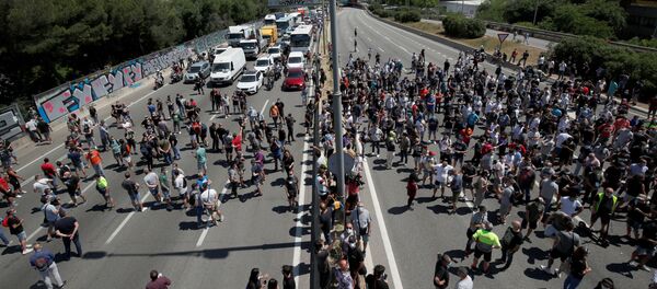 Los trabajadores de Nissan en Barcelona inician protestas por cierre de la fábrica - Sputnik Mundo