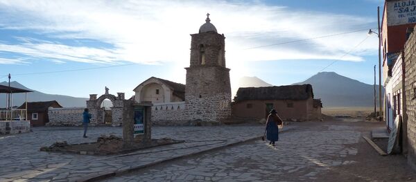 Una iglesia en Bolivia (imagen referencial) Una iglesia en Bolivia (imagen referencial) - Sputnik Mundo