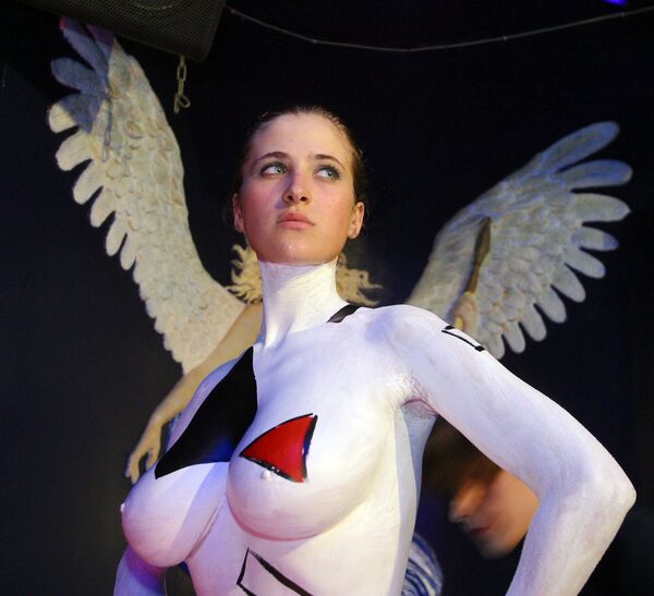 Día Internacional sin sujetador: una forma de protesta femenina con los senos como protagonistas - Sputnik Mundo