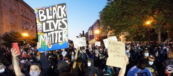 Las protestas y los disturbios desatados en Washington por la muerte del afroamericano George Floyd - Sputnik Mundo