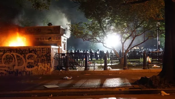 Las protestas y los disturbios desatados en Washington por la muerte del afroamericano George Floyd - Sputnik Mundo