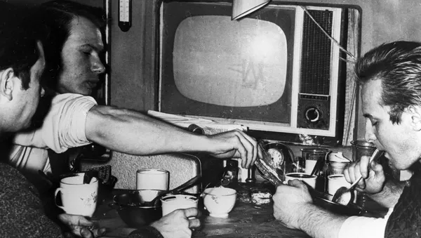 Manóvtsev, Bozhko y Ulibíshev, participantes de un experimento de aislamiento extremo llevado a cabo en la URSS - Sputnik Mundo