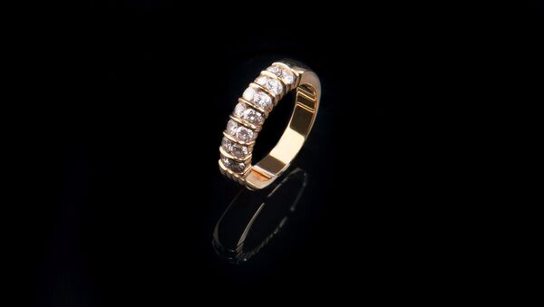 Un anillo. Imagen referencial - Sputnik Mundo
