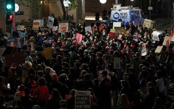 Una manifestación en Sídney por la muerte del afroamericano George Floyd en EEUU Una manifestación en Sídney por la muerte del afroamericano George Floyd en EEUU - Sputnik Mundo
