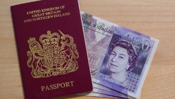 Un pasaporte del Reino Unido Un pasaporte del Reino Unido - Sputnik Mundo