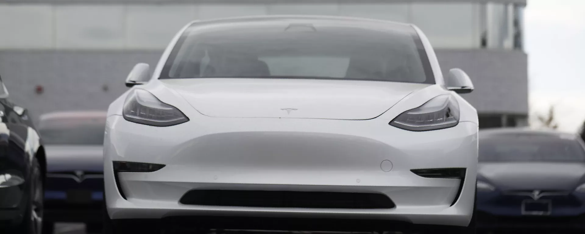 Tesla Modelo 3 - Sputnik Mundo, 1920, 11.10.2020