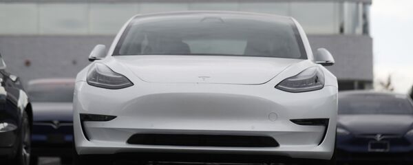Tesla Modelo 3 - Sputnik Mundo