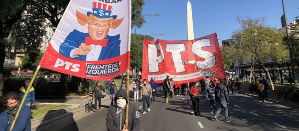 Manifestantes argentinos marchan contra la represión policial en EEUU Manifestantes argentinos marchan contra la represión policial en EEUU - Sputnik Mundo