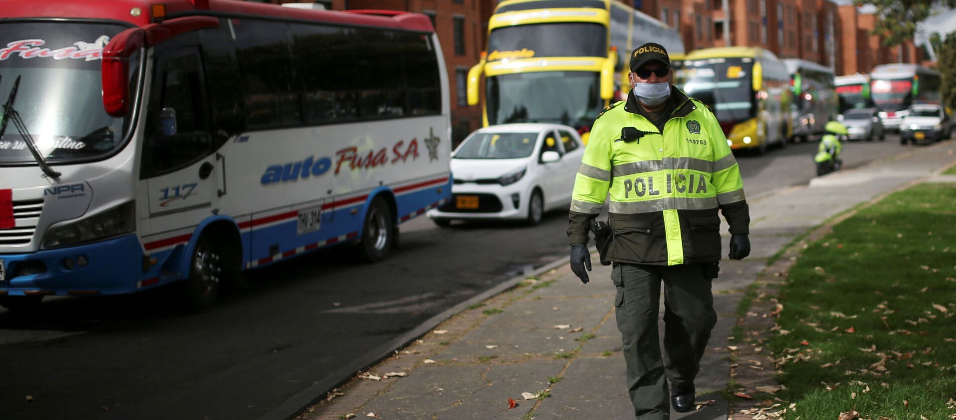 Un agente de Policía en Bogotá - Sputnik Mundo, 1920, 03.06.2020