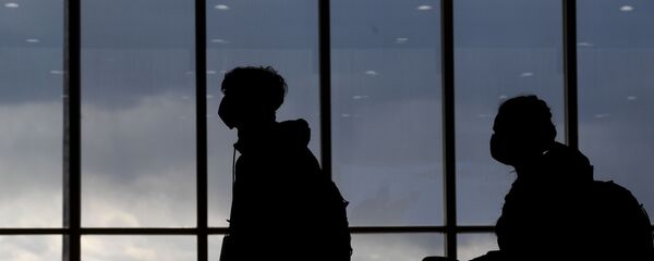 Los pasajeros en el aeropuerto de Sheremétievo  - Sputnik Mundo