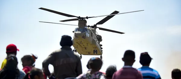 Helicóptero estadounidense llegando a una zona fronteriza de Colombia con Venezuela Helicóptero estadounidense llegando a una zona fronteriza de Colombia con Venezuela - Sputnik Mundo