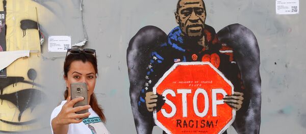 'No puedo respirar': los grafitis en memoria de George Floyd 

 - Sputnik Mundo