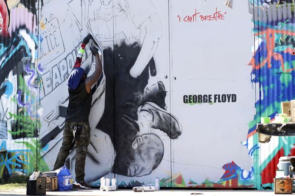 'No puedo respirar': los grafitis en memoria de George Floyd 

 - Sputnik Mundo