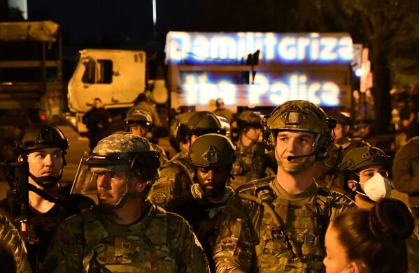 Una crónica de las protestas de Washington - Sputnik Mundo