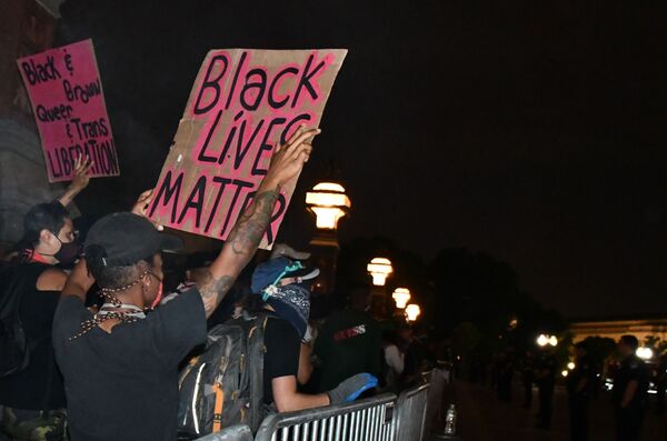 Una crónica de las protestas de Washington - Sputnik Mundo