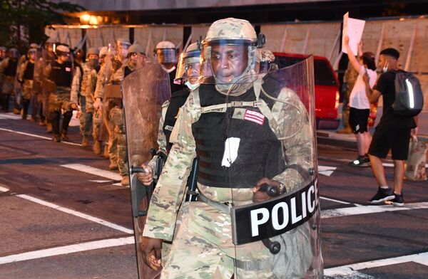 Una crónica de las protestas de Washington - Sputnik Mundo