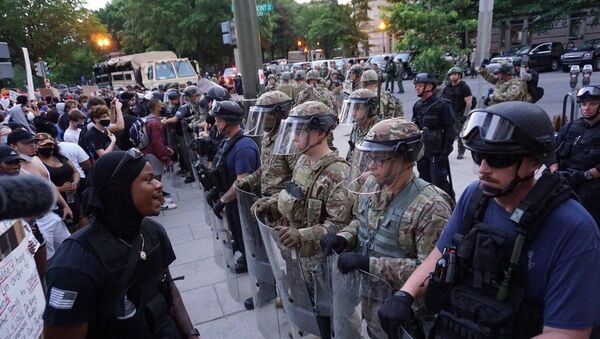 Protestas antirracistas en Washington, EEUU Protestas antirracistas en Washington, EEUU - Sputnik Mundo