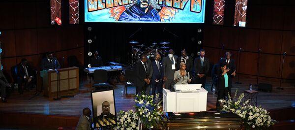 El servicio conmemorativo en Minneapolis para honrar a George Floyd El servicio conmemorativo en Minneapolis para honrar a George Floyd - Sputnik Mundo