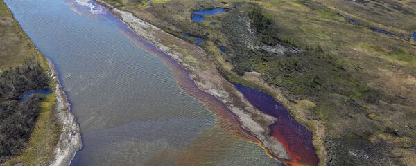 Consecuencias del derrame de combustible en la ciudad rusa de Norilsk - Sputnik Mundo