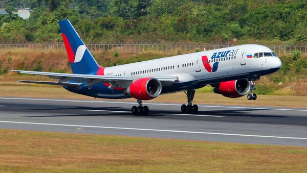 Un avión de la aerolínea rusa Azur Air - Sputnik Mundo
