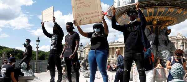 Protestas en París contra el racismo y la violencia policial - Sputnik Mundo