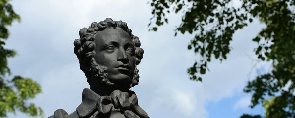 El monumento dedicado a Alexandr Pushkin (Archivo) - Sputnik Mundo