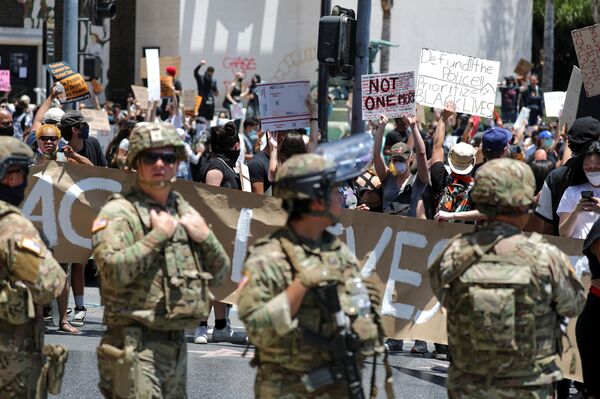 La mayor jornada de movilizaciones pide cambios contra el racismo en EEUU - Sputnik Mundo