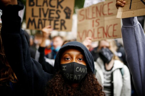La mayor jornada de movilizaciones pide cambios contra el racismo en EEUU - Sputnik Mundo