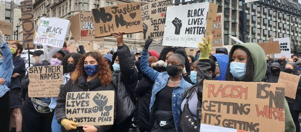 Las protestas del movimiento Black Lives Matter en Londres  - Sputnik Mundo
