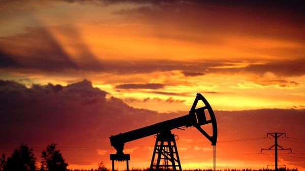 La bomba de um pozos petroleros en Rusia La bomba de um pozos petroleros en Rusia - Sputnik Mundo