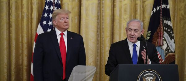 El presidente de Estados Unidos, Donald Trump, y el primer ministro israelí, Benjamín Netanyahu - Sputnik Mundo