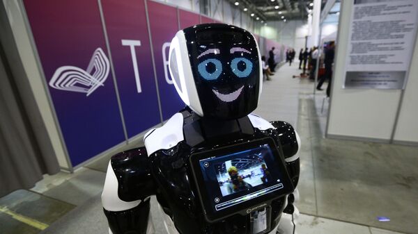 El robot ruso Promobot en el foro internacional Tehnoprom-2019 El robot ruso Promobot en el foro internacional Tehnoprom-2019 - Sputnik Mundo