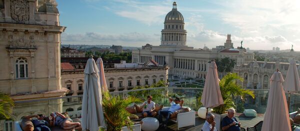Café en una azotea en el centro de La Habana, Cuba (archivo) Café en una azotea en el centro de La Habana, Cuba (archivo) - Sputnik Mundo