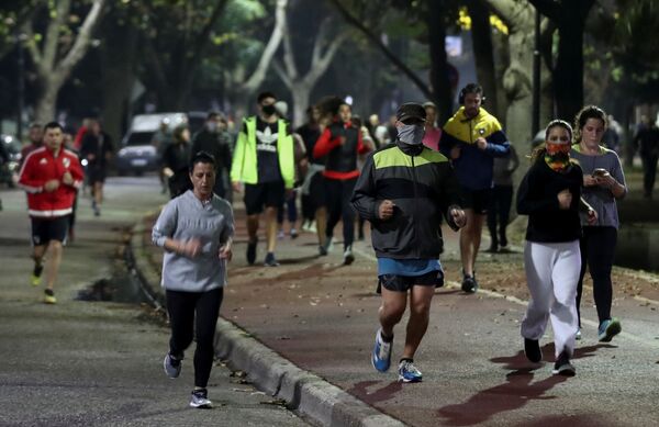 La impactante explosión de 'runners' en los parques de la Ciudad de Buenos Aires | Fotos, Vídeos - Sputnik Mundo