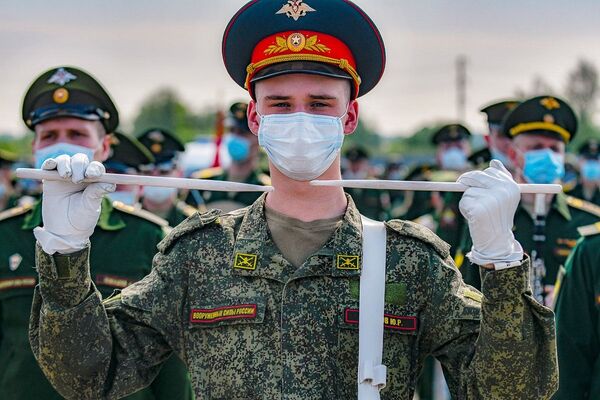 Así entrenan los militares para el Desfile de la Victoria en Rusia - Sputnik Mundo