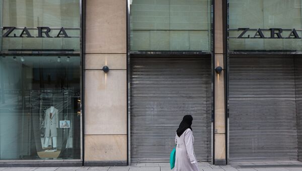 Tienda de Zara cerrada durante la pandemia por COVID-19 - Sputnik Mundo