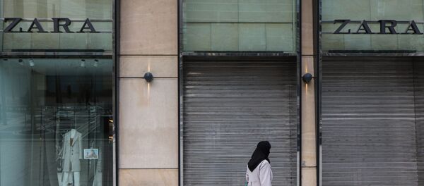 Tienda de Zara cerrada durante la pandemia por COVID-19 - Sputnik Mundo