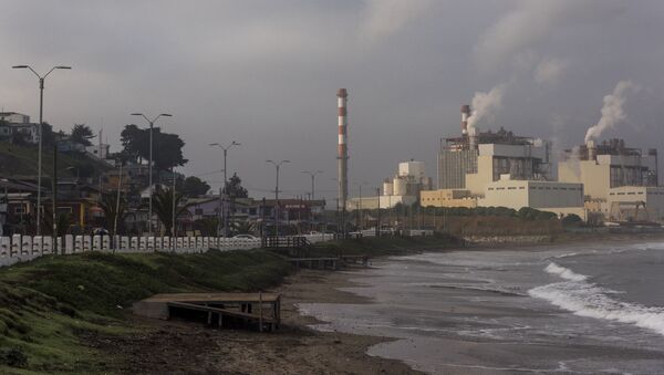 Termoeléctrica en la playa de Ventanas, en la comuna de Puchuncaví, región de Valparaíso, Chile - Sputnik Mundo