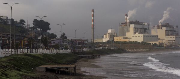 Termoeléctrica en la playa de Ventanas, en la comuna de Puchuncaví, región de Valparaíso, Chile - Sputnik Mundo