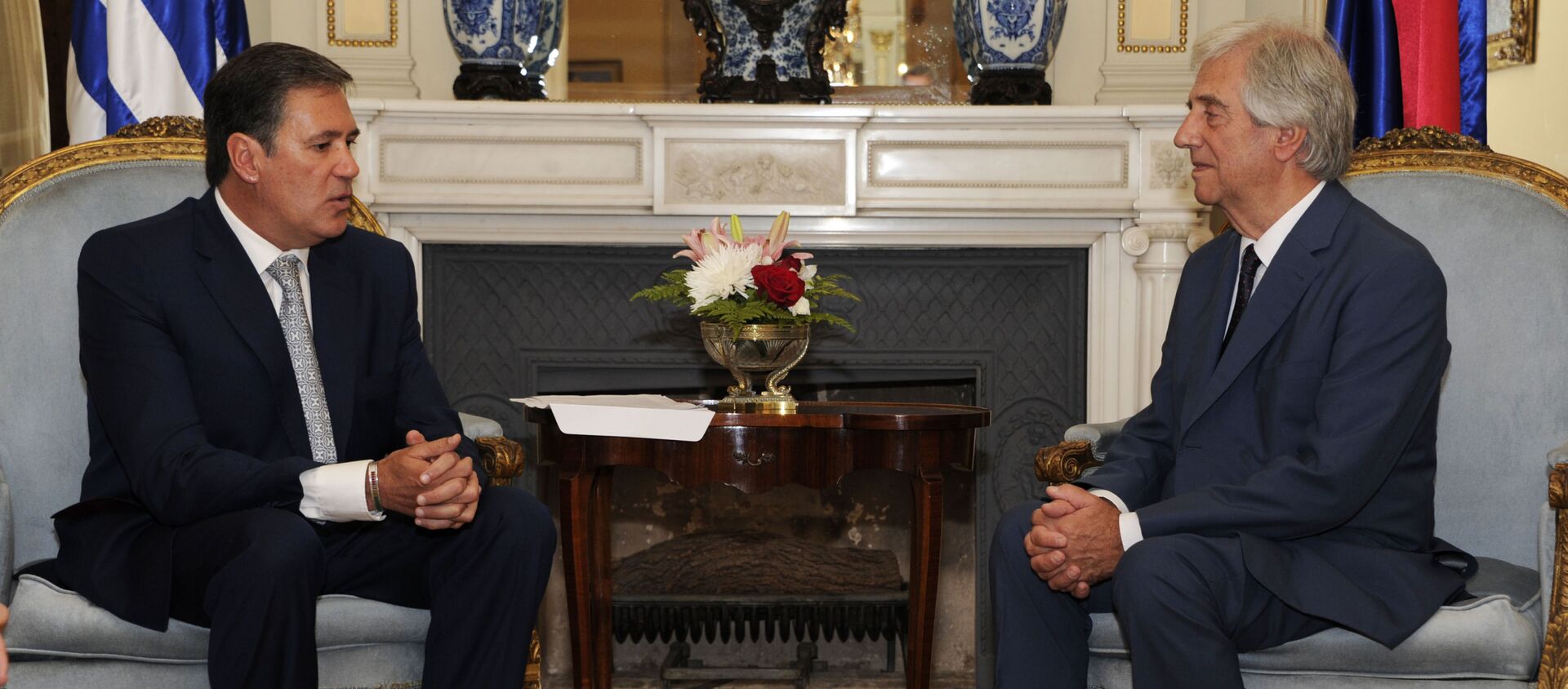 El exembajador de Colombia en Uruguay, Fernando Sanclemente, y el expresidente de Uruguay, Tabaré Vázquez El exembajador de Colombia en Uruguay, Fernando Sanclemente, y el expresidente de Uruguay, Tabaré Vázquez - Sputnik Mundo, 1920, 10.06.2020