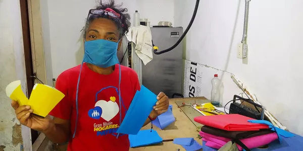 En tiempos de pandemia, las mujeres de Hogares de la Patria son un sostén de la economía popular en Venezuela En tiempos de pandemia, las mujeres de Hogares de la Patria son un sostén de la economía popular en Venezuela - Sputnik Mundo