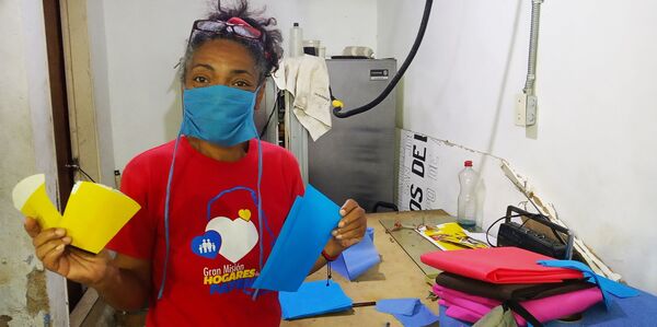 En tiempos de pandemia, las mujeres de Hogares de la Patria son un sostén de la economía popular en Venezuela En tiempos de pandemia, las mujeres de Hogares de la Patria son un sostén de la economía popular en Venezuela - Sputnik Mundo