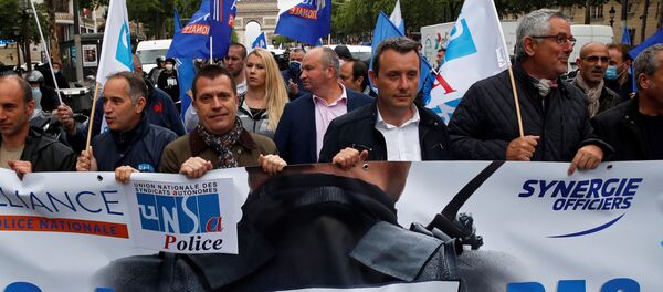 Manifestación de agentes de seguridad en París Manifestación de agentes de seguridad en París - Sputnik Mundo