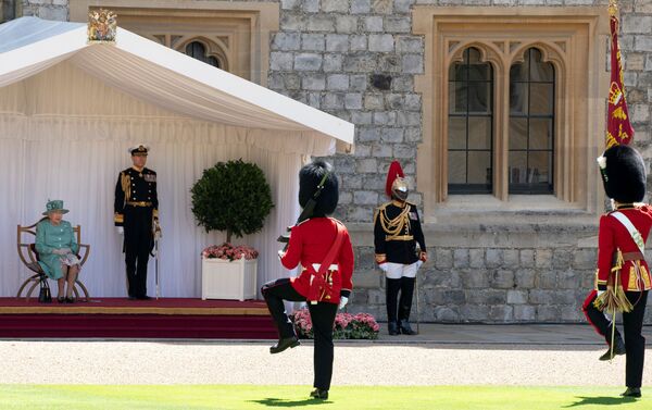 La reina Isabel II cumple 94 años sin el tradicional desfile ni invitados | Fotos, vídeo La reina Isabel II cumple 94 años sin el tradicional desfile ni invitados | Fotos, vídeo - Sputnik Mundo