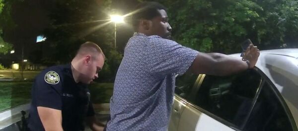 Momento de la detención de Rayshard Brooks en Atlanta, EEUU - Sputnik Mundo