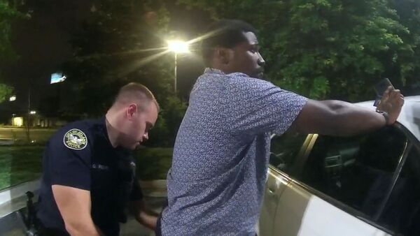 Momento de la detención de Rayshard Brooks en Atlanta, EEUU - Sputnik Mundo