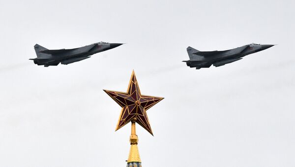 Cazas MiG-31K con misiles hipersónicos - Sputnik Mundo