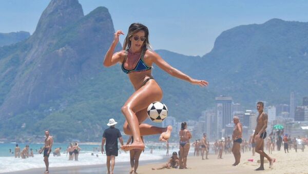 Natalia Guitler, jugadora de futvoley brasileña Natalia Guitler, jugadora de futvoley brasileña - Sputnik Mundo