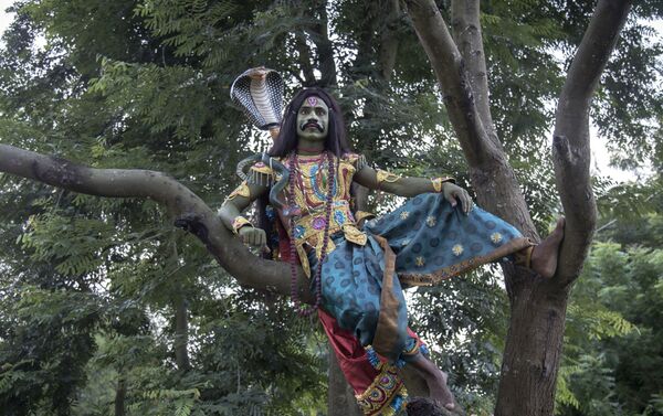 'Bahurupi, personas con muchas caras' por Santanu Dey, La India - Sputnik Mundo